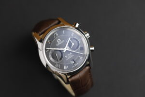 Omega De Ville Chronograph kalibr 9300, +1 s/den, 2021, 42 mm