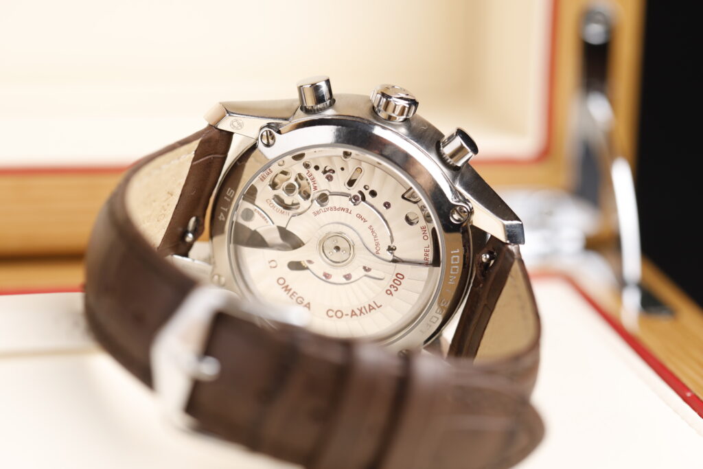 Omega De Ville Chronograph kalibr 9300, +1 s/den, 2021, 42 mm