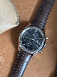 Omega De Ville Chronograph kalibr 9300, +1 s/den, 2021, 42 mm