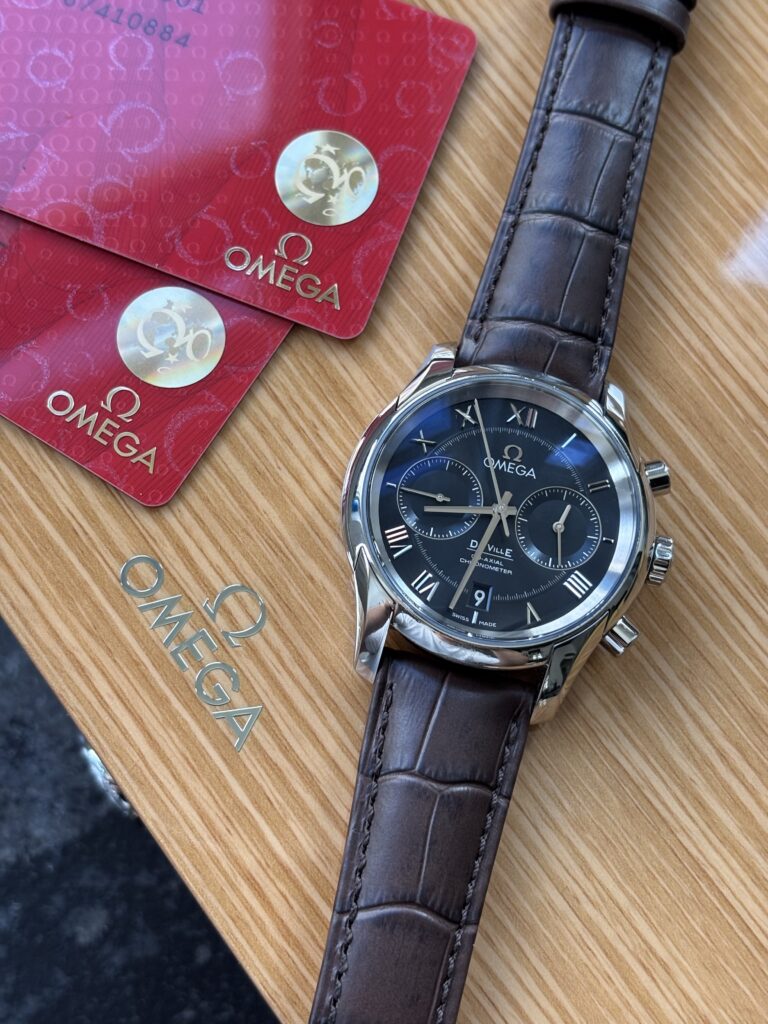Omega De Ville Chronograph kalibr 9300, +1 s/den, 2021, 42 mm
