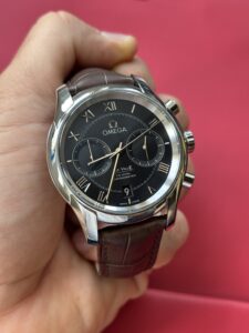 Omega De Ville Chronograph kalibr 9300, +1 s/den, 2021, 42 mm