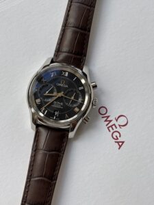 Omega De Ville Chronograph kalibr 9300, +1 s/den, 2021, 42 mm