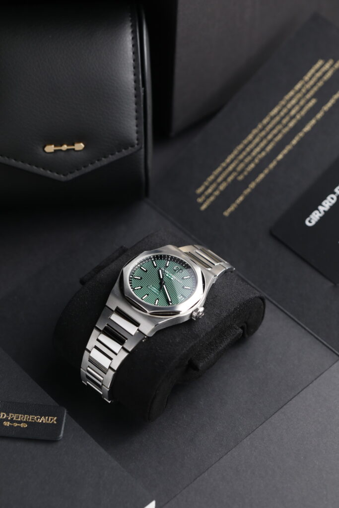 Girard-Perregaux Laureato Green 42 mm