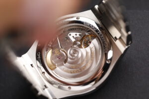Girard-Perregaux Laureato Green 42 mm
