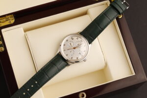 Junghans Attaché Agenda 027/4561 Automatic, Kalenderwoche, Power Reserve, 40 mm