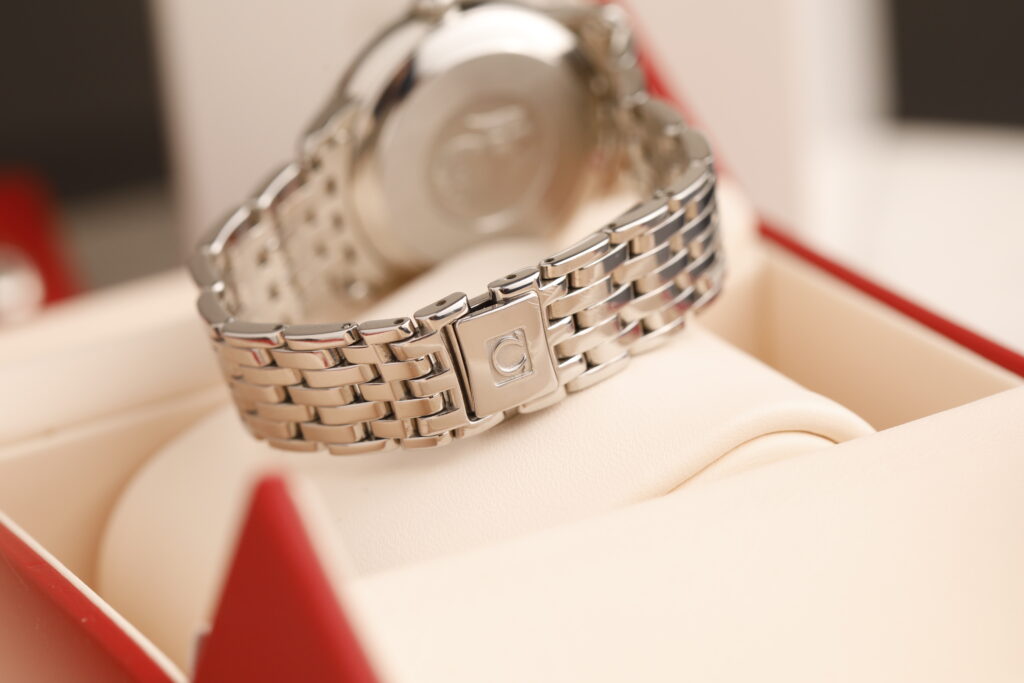 Omega De Ville Prestige, Mother of pearls, Diamonds, Co-Axial Chronometer, 33 mm