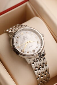 Omega De Ville Prestige, Mother of pearls, Diamonds, Co-Axial Chronometer, 33 mm