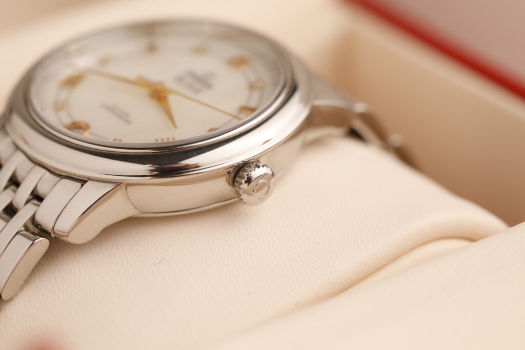 Omega De Ville Prestige, Mother of pearls, Diamonds, Co-Axial Chronometer, 33 mm