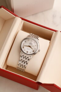 Omega De Ville Prestige, Mother of pearls, Diamonds, Co-Axial Chronometer, 33 mm