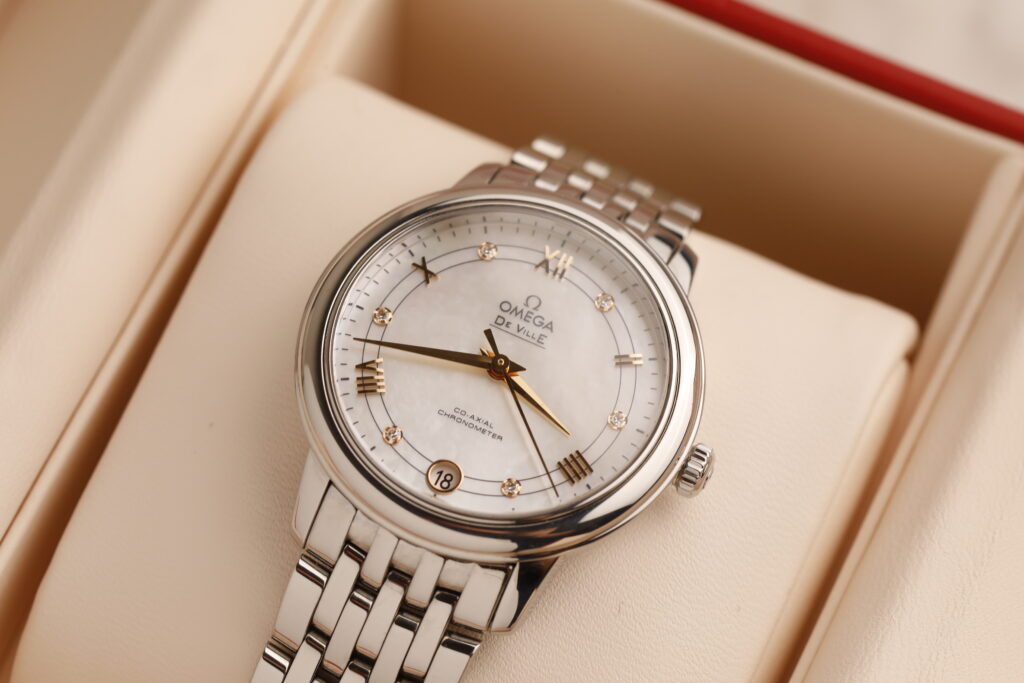 Omega De Ville Prestige, Mother of pearls, Diamonds, Co-Axial Chronometer, 33 mm